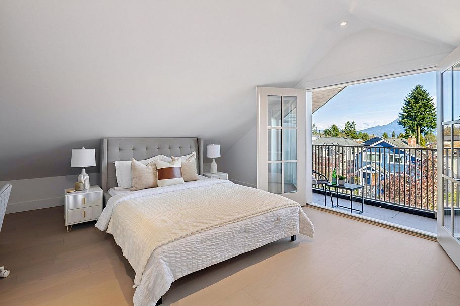 1 3642 West 20th Avenue Vancouver, BC - 18