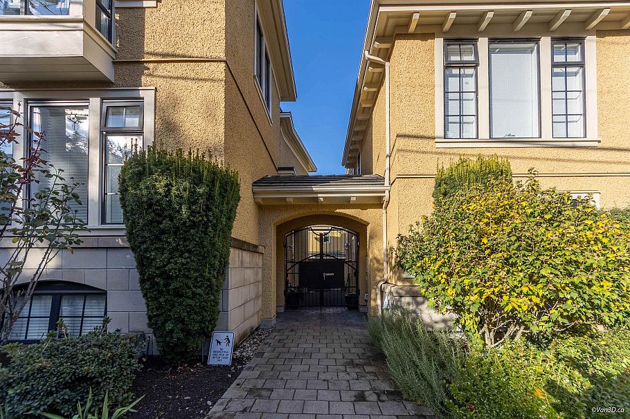 1017 W 8th Avenue Vancouver, BC - 31