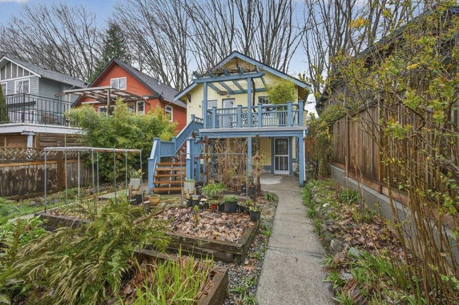 2274 E 7th Avenue Vancouver, BC - 17