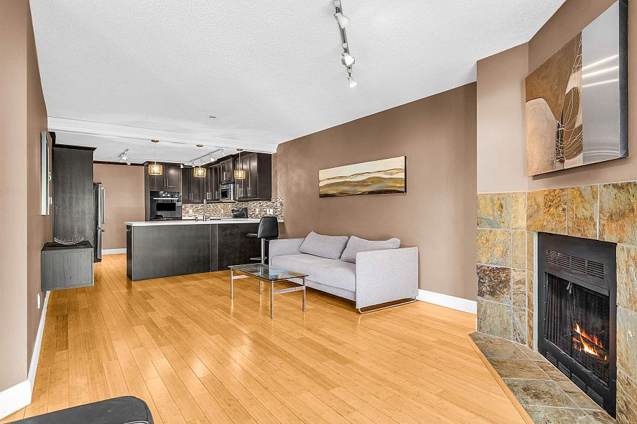 203 4323 Gallant Avenue North Vancouver, BC - 6