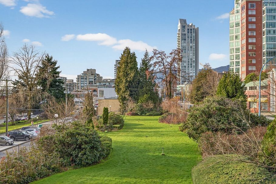 203 145 St. Georges Avenue North Vancouver, BC - 11