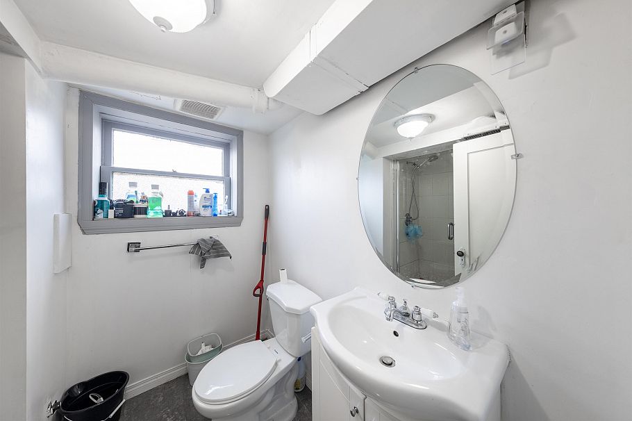 5765 Quebec Street Vancouver, BC - 9