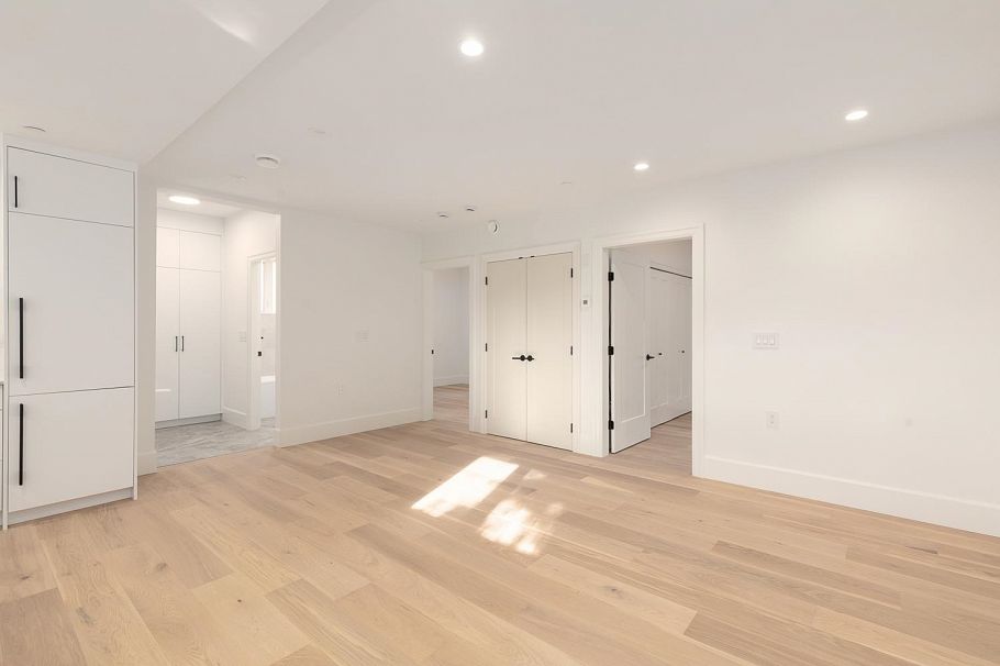 853 E 19th Avenue Vancouver, BC - 9