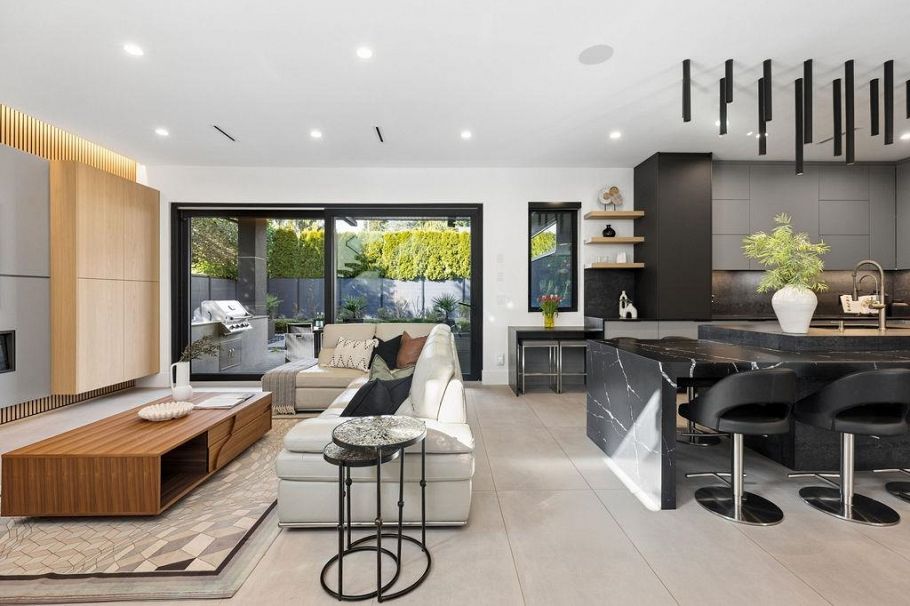 1200 Bedford Court North Vancouver, BC - 15