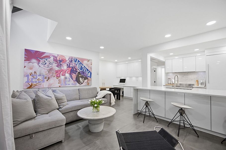 3321 Mountain Highway North Vancouver, BC - 8