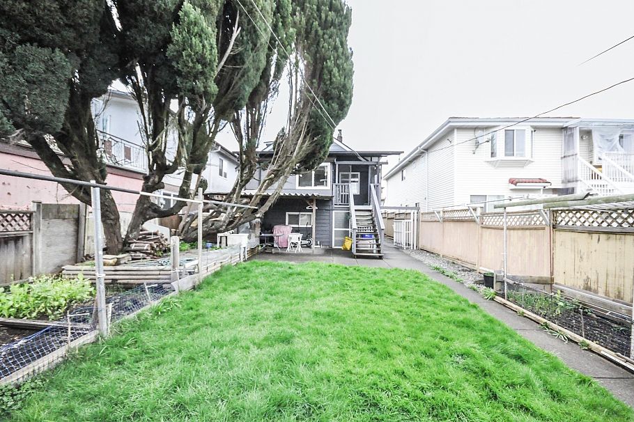 3156 Adanac Street Vancouver, BC - 17