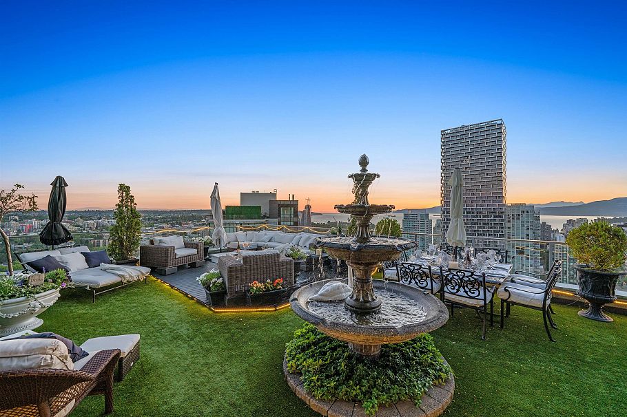 3701 1495 Richards Street Vancouver, BC - 1