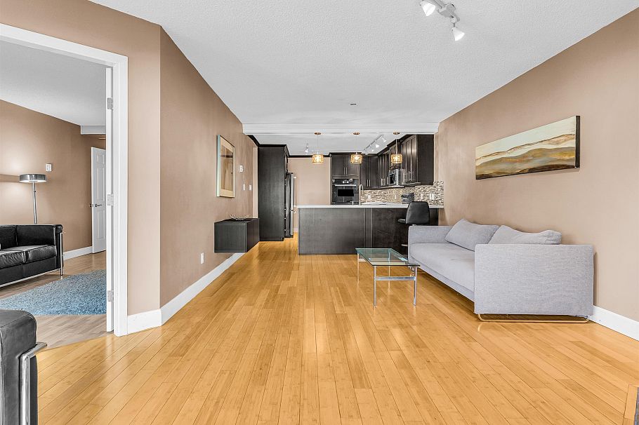 203 4323 Gallant Avenue North Vancouver, BC - 9