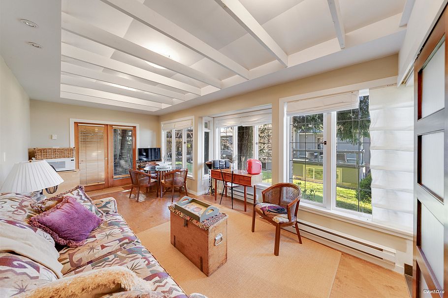 670 Montroyal Boulevard North Vancouver, BC - 36