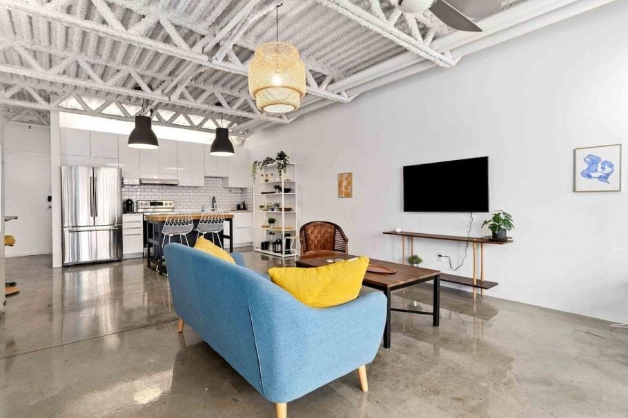 330 350 E 2nd Avenue Vancouver, BC - 3