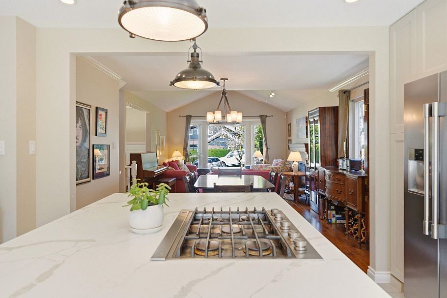 4575 Cliffmont Road North Vancouver, BC - 6