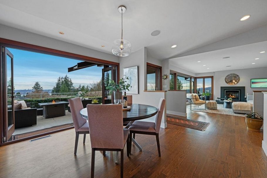 124 Carisbrooke Crescent North Vancouver, BC - 13