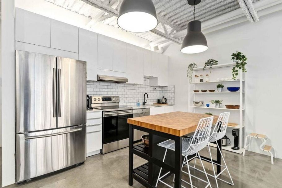 330 350 E 2nd Avenue Vancouver, BC - 4