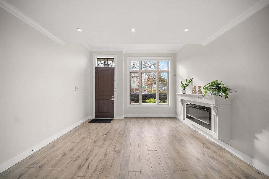 4986 Inman Avenue Burnaby, BC - 8