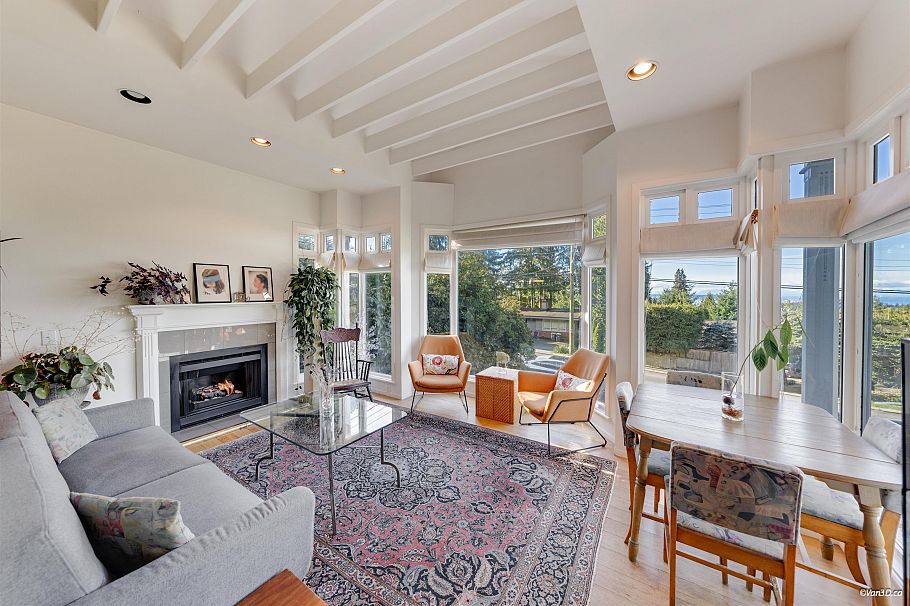 670 Montroyal Boulevard North Vancouver, BC - 8