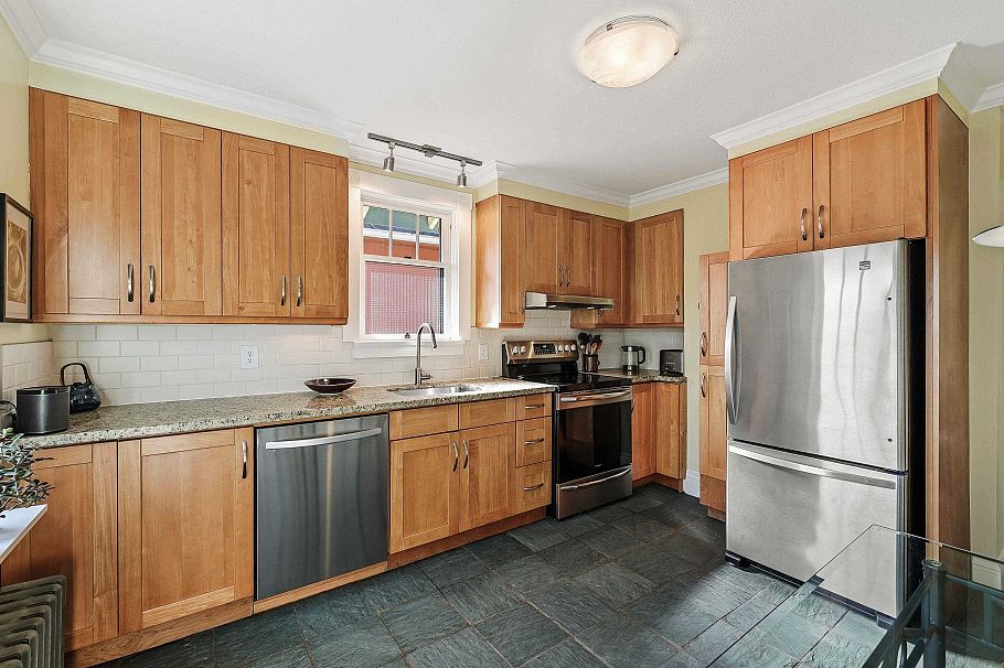 2274 E 7th Avenue Vancouver, BC - 6