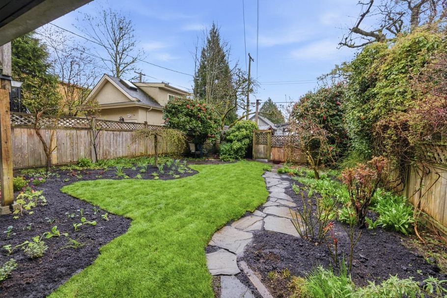 3760 W 29th Avenue Vancouver, BC - 33