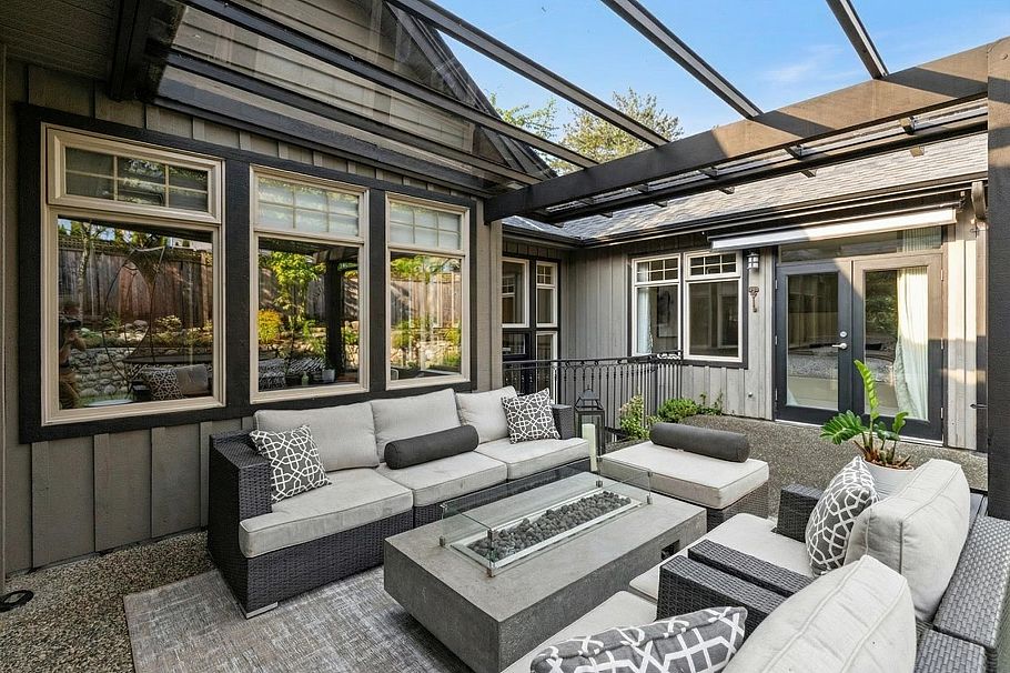 2752 Newmarket Drive North Vancouver, BC - 21