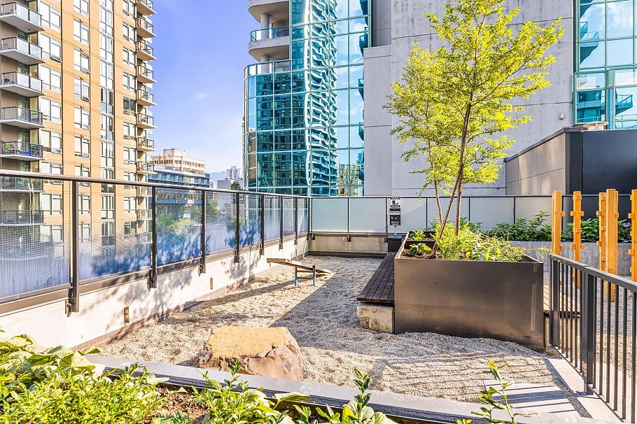 3503 1335 Howe Street Vancouver, BC - 32