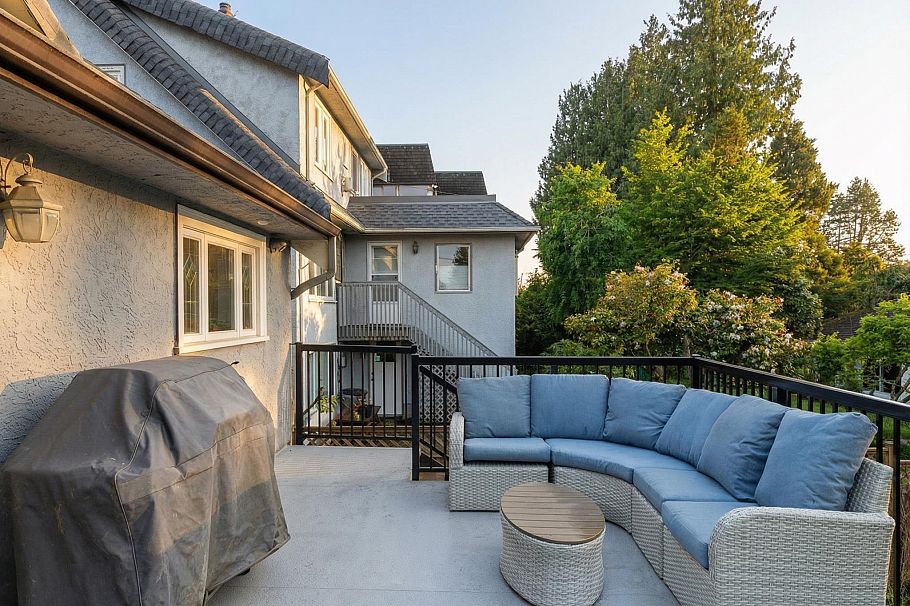 2907 W 30th Avenue Vancouver, BC - 31