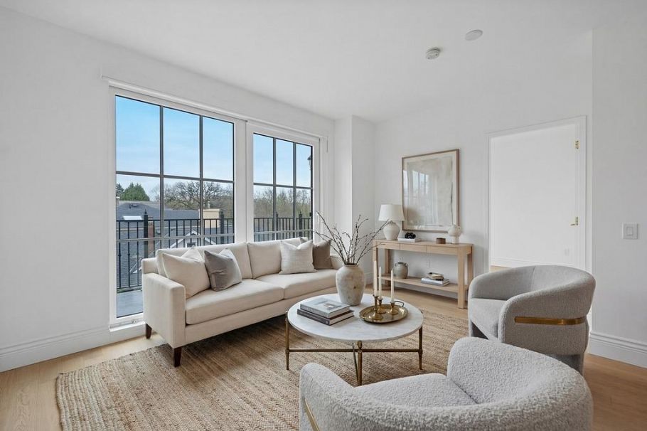 307 2096 W 47th Avenue Vancouver, BC - 2