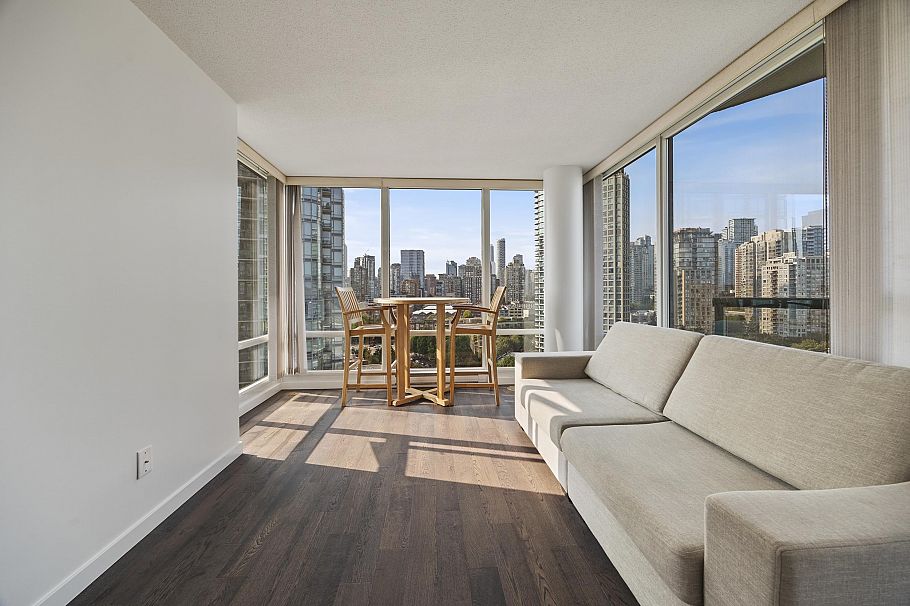 1901 1033 Marinaside Crescent Vancouver, BC - 8