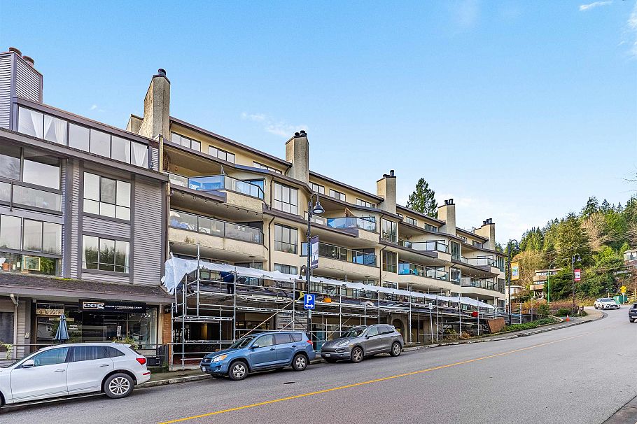 203 4323 Gallant Avenue North Vancouver, BC - 33