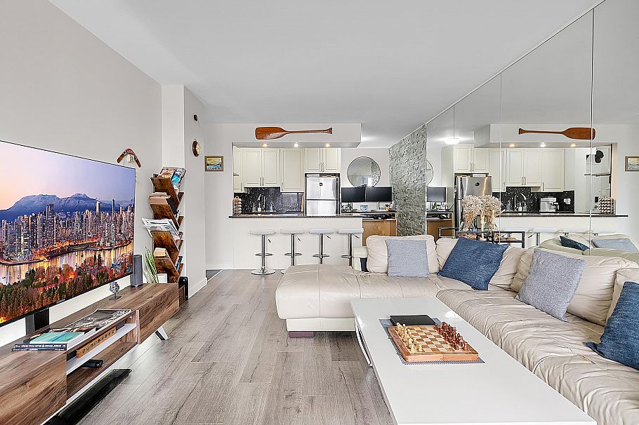 1808 2016 Fullerton Avenue North Vancouver, BC - 2