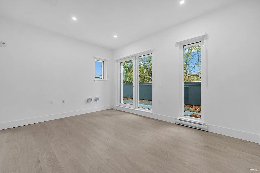 108 2073 E 1 Avenue Vancouver, BC - 17