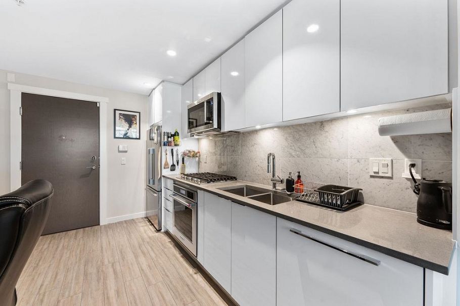 3 2651 Library Lane North Vancouver, BC - 8