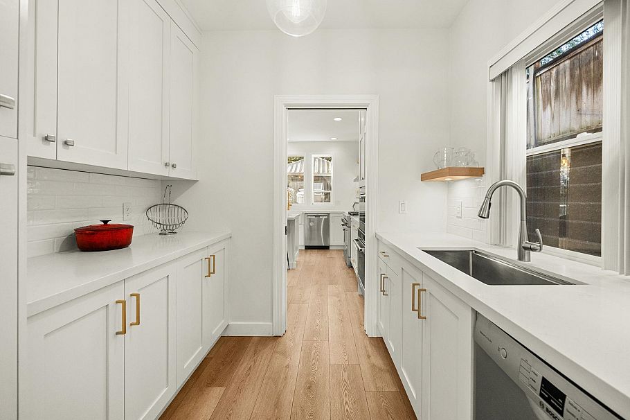 1725 Orkney Place North Vancouver, BC - 14