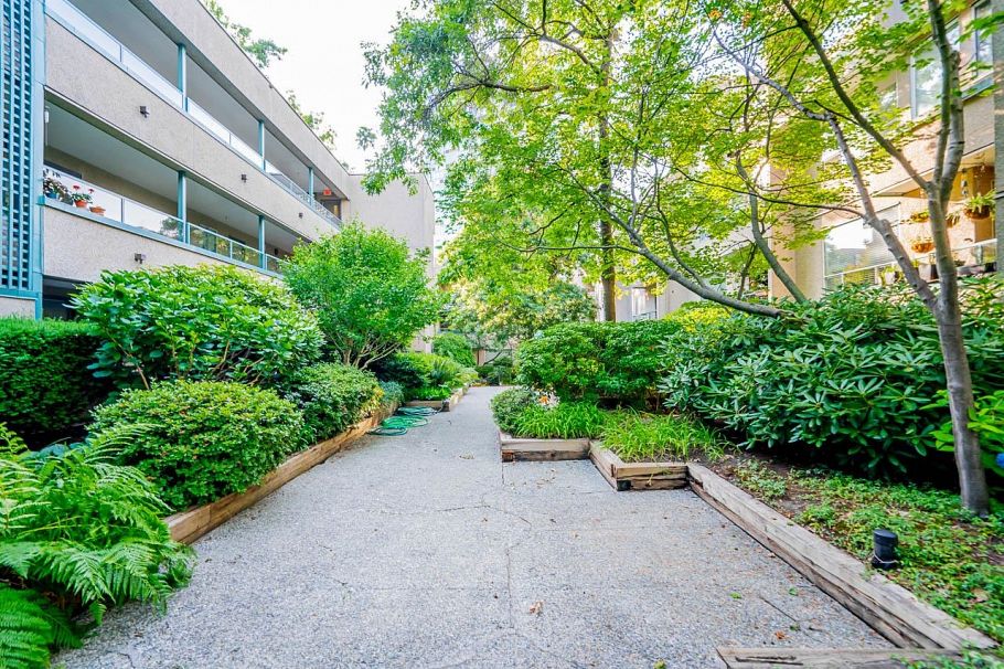 205 1050 Broughton Street Vancouver, BC - 21