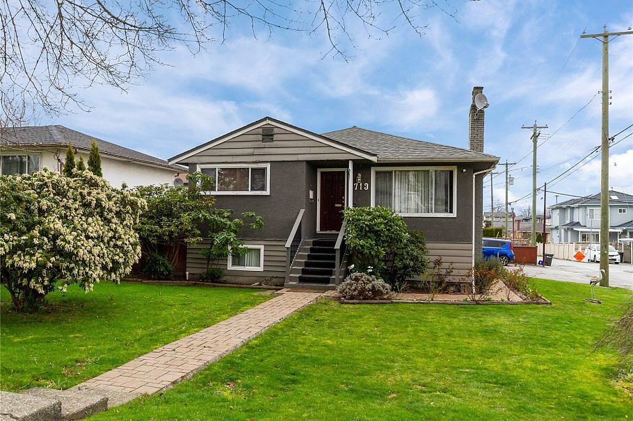3713 Kincaid Street Burnaby, BC - 2