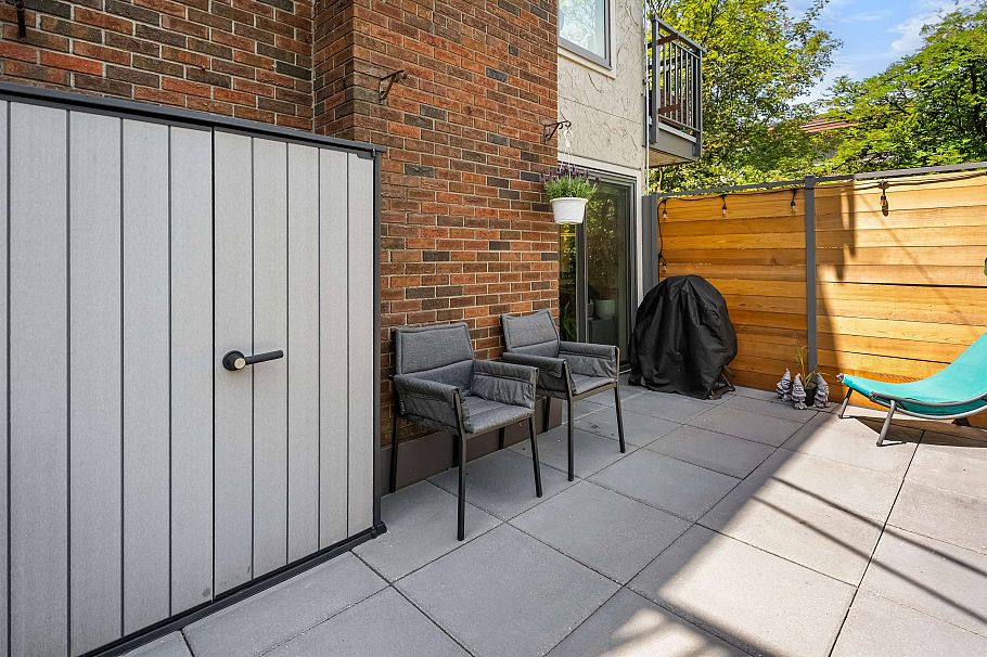 101 2121 W 6th Avenue Vancouver, BC - 9