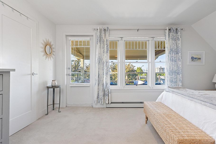 1 244 E 5th Street North Vancouver, BC - 19