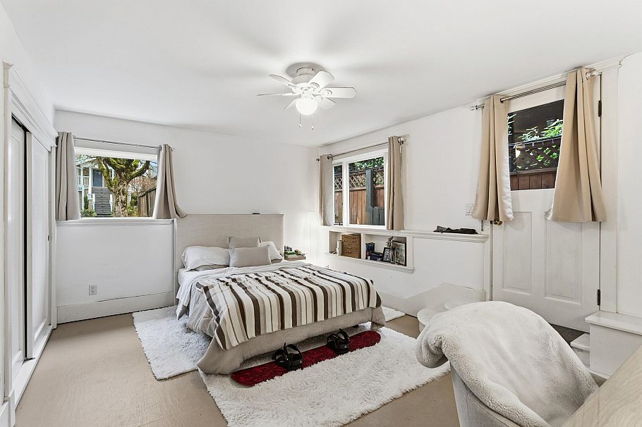 2582 W 6th Avenue Vancouver, BC - 37