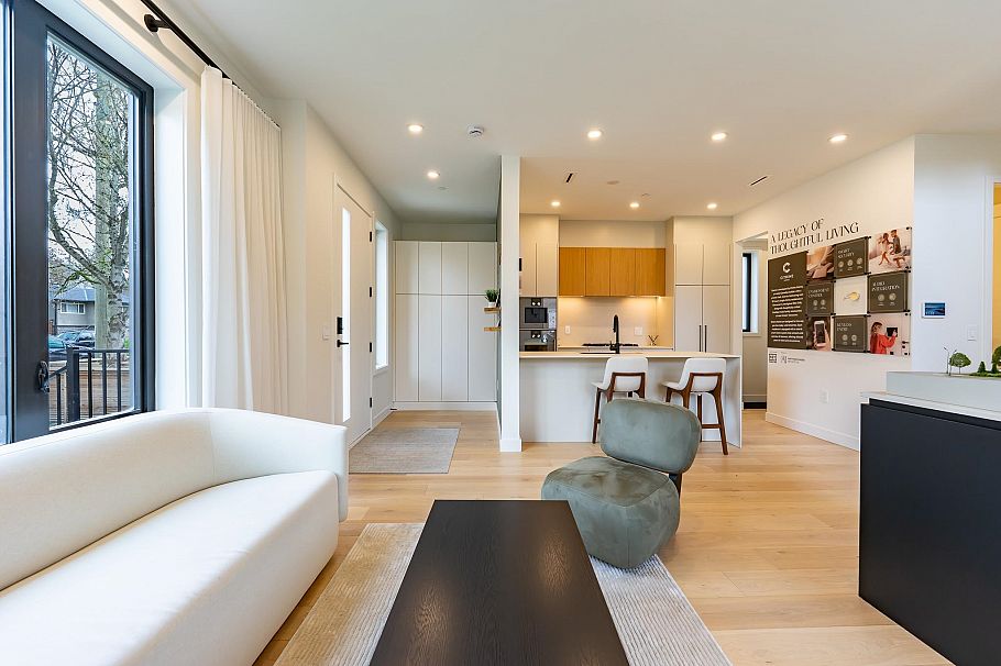 858 W 64th Avenue Vancouver, BC - 16