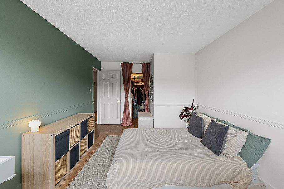 105 175 E 5th Street North Vancouver, BC - 14