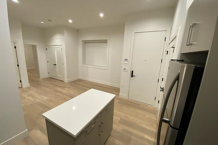 1633 SE Marine Drive Vancouver, BC - 38