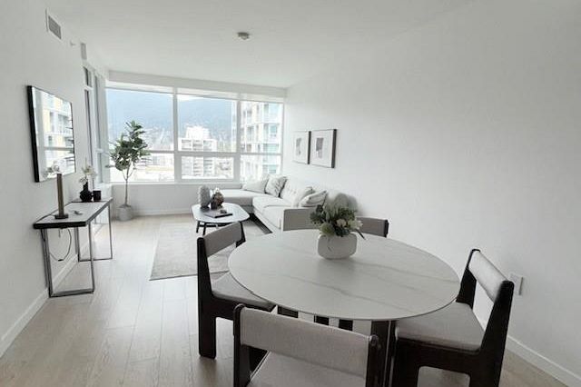 1401 112 E 13th Street North Vancouver, BC - 5