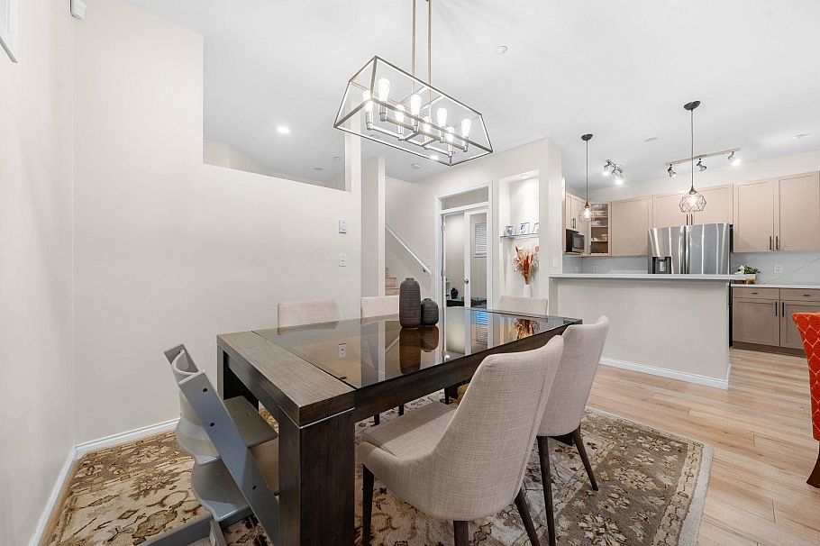 1263 W 16th Street North Vancouver, BC - 12