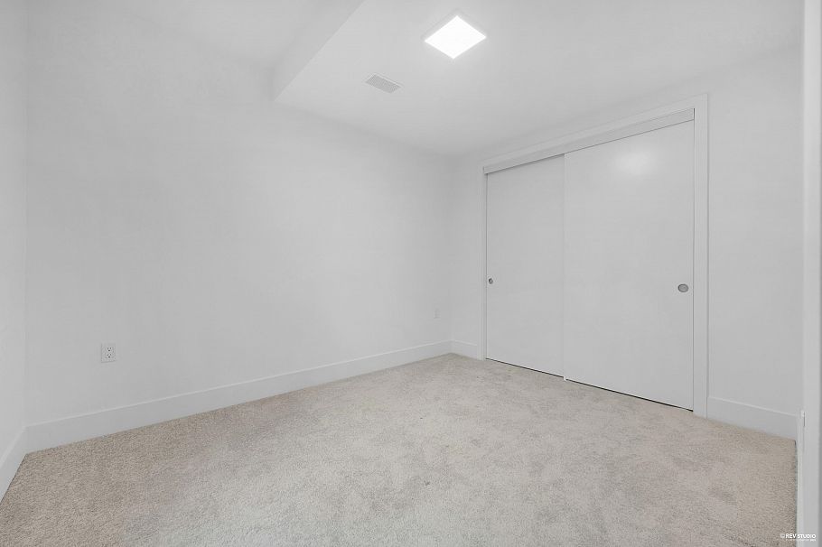 108 2073 E 1 Avenue Vancouver, BC - 12