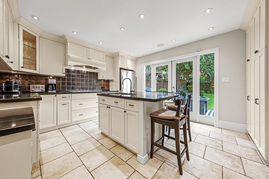 5790 Alma Street Vancouver, BC - 11