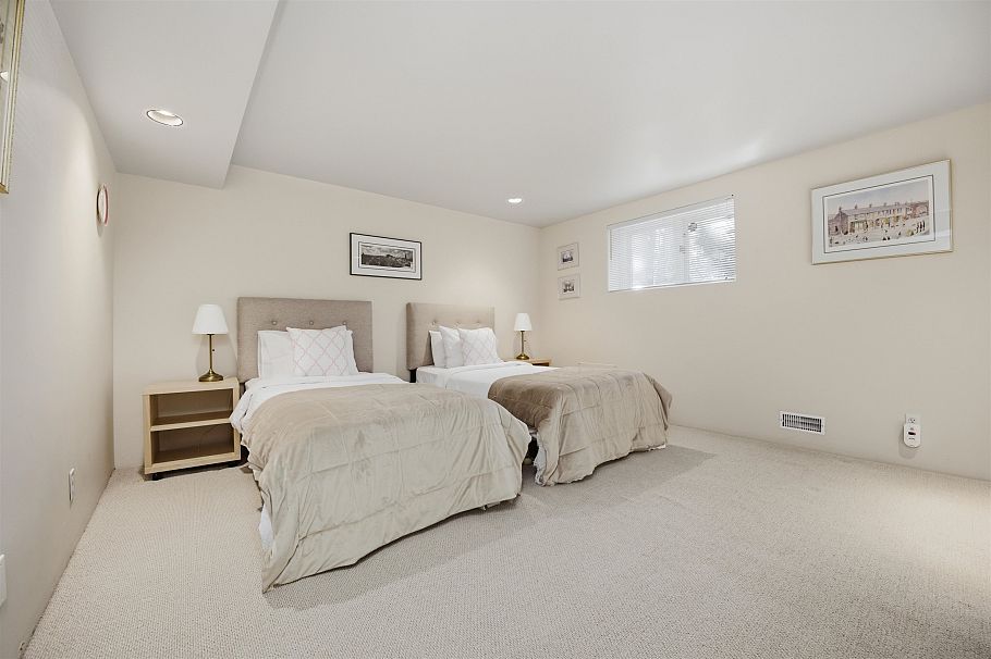 2865 W 30th Avenue Vancouver, BC - 23