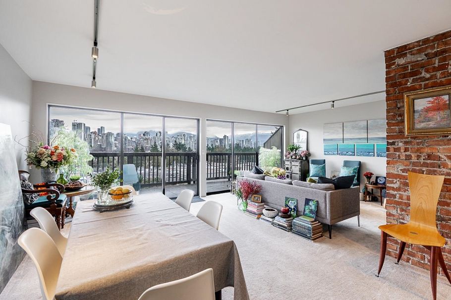 967 W 8th Avenue Vancouver, BC - 2