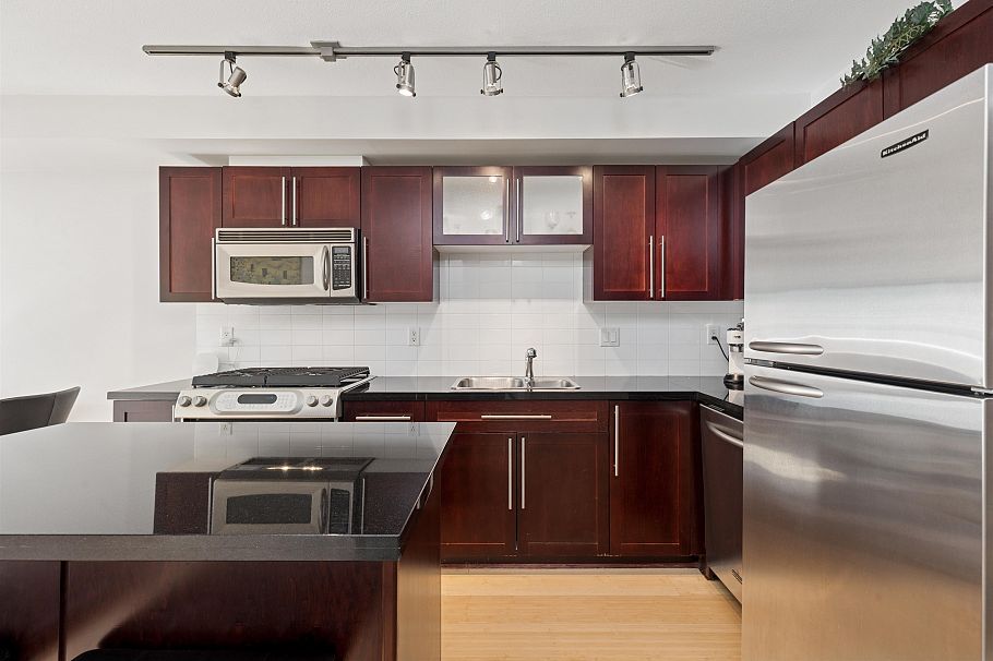 311 122 E 3rd Street North Vancouver, BC - 9