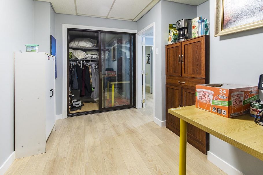 4540 Mountain Highway North Vancouver, BC - 6