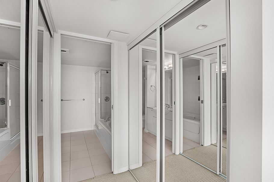 1404 188 E Esplanade North Vancouver, BC - 20