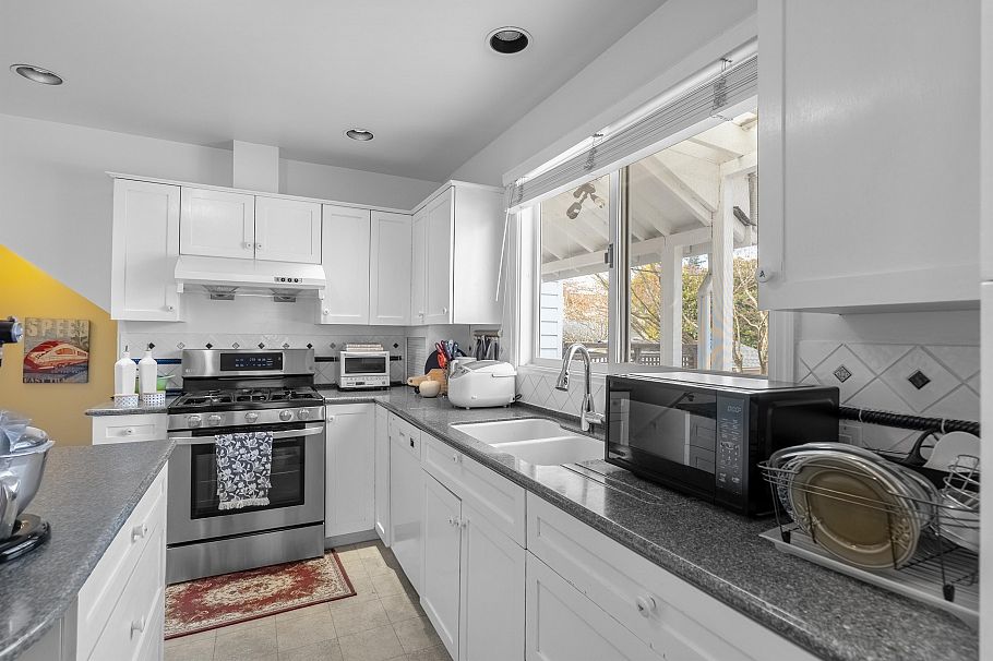 4405 W 9th Avenue Vancouver, BC - 7