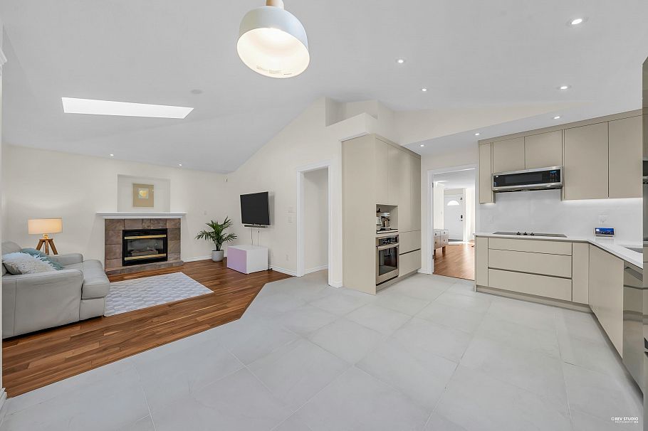 3265 Chaucer Avenue North Vancouver, BC - 12